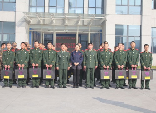公司慰問縣武警部隊(duì)官兵
