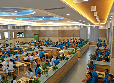 尼爾創(chuàng)建“職工好食堂”
