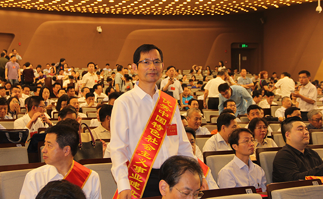 公司董事長(zhǎng)、總經(jīng)理張愛臣獲“省優(yōu)秀中國(guó)特色社會(huì)主義事業(yè)建設(shè)者”榮譽(yù)稱號(hào)