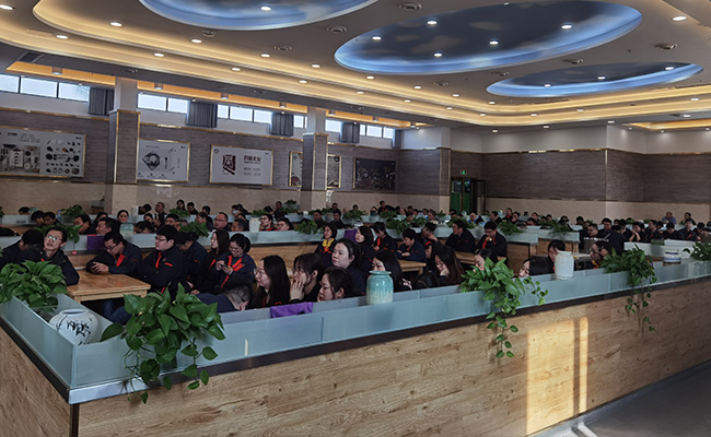 尼爾學堂隆重舉行第一期培訓班結業(yè)典禮暨第二期開班儀式